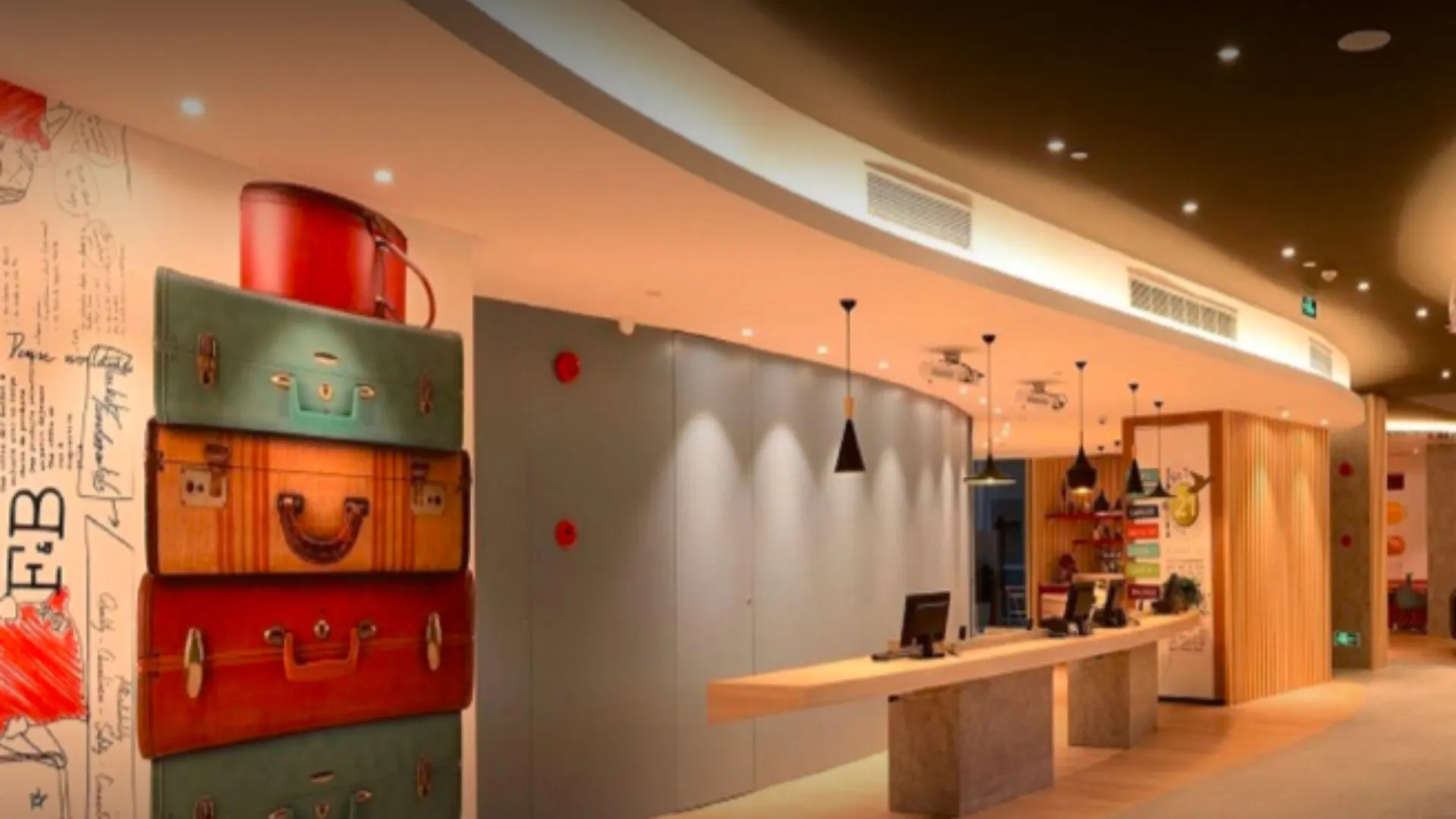 Ibis Styles Shanghai New Hongqiao Hotel 3*,